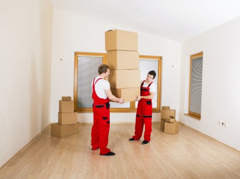 Removal truck support for a flat move in Clapham